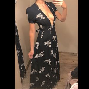 Sadie & Sage navy and white embroidered maxi gown sz S